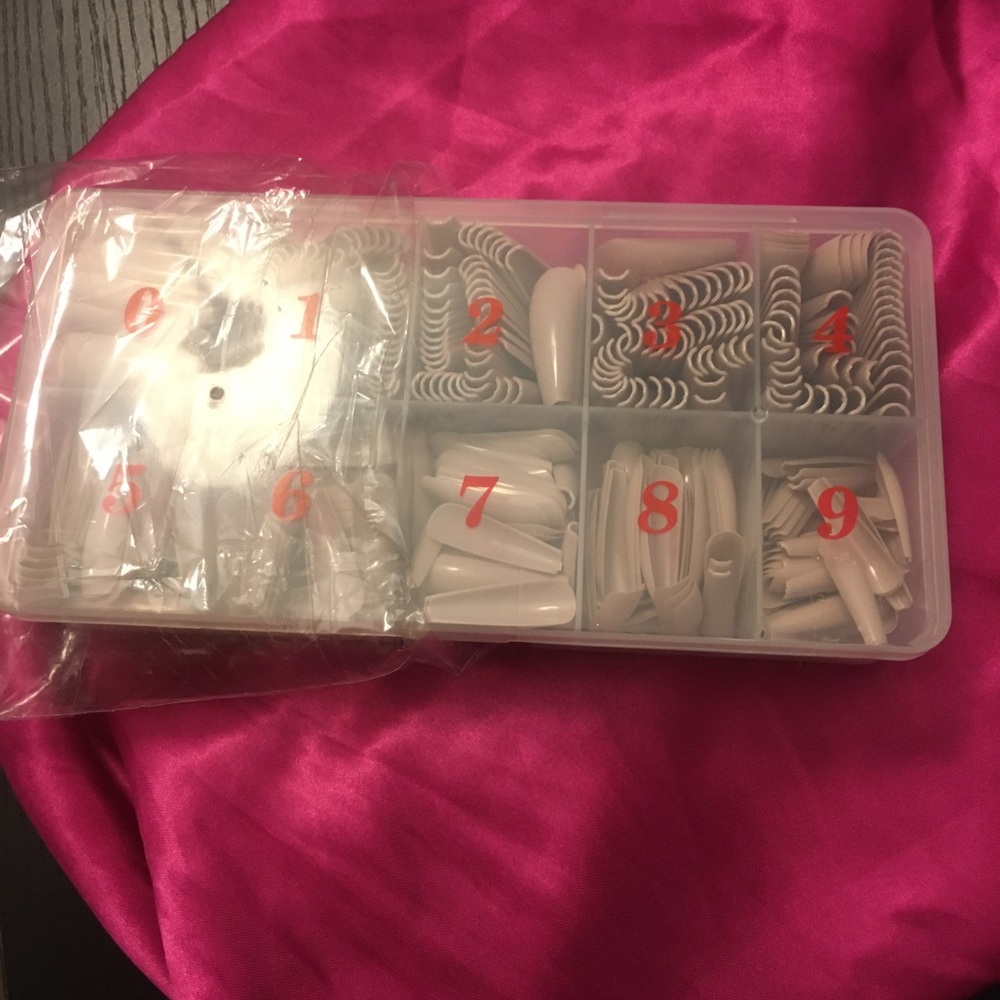 Artificial nail kit